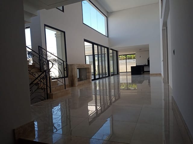 Casa com 700m² 4 quartos e 6 banheiros, à venda, no bairro Condomínio Reserva do Paratehy em São José dos Campos