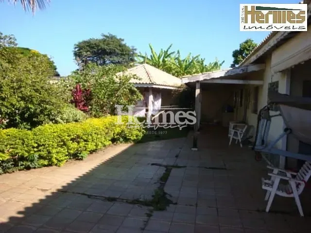 Casa com 372m² 3 quartos e 1 banheiro, à venda, no bairro Santa Terezinha em Paulínia