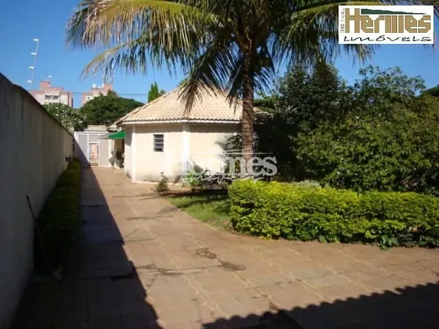 Casa com 372m² 3 quartos e 1 banheiro, à venda, no bairro Santa Terezinha em Paulínia