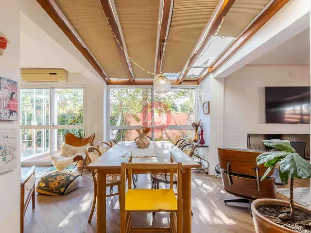 Casa com 220m² 3 quartos e 4 banheiros, à venda, no bairro Lomba do Pinheiro em Porto Alegre