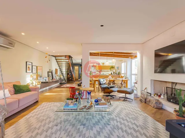 Casa com 220m² 3 quartos e 4 banheiros, à venda, no bairro Lomba do Pinheiro em Porto Alegre