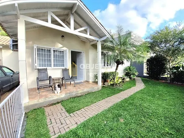 Casa com 300m² 3 quartos e 2 banheiros, à venda, no bairro Rondônia em Novo Hamburgo