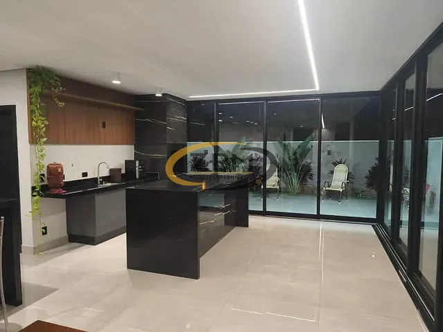 Casa com 256m² 3 quartos e 4 banheiros, à venda, no bairro Gleba Simon Frazer em Londrina