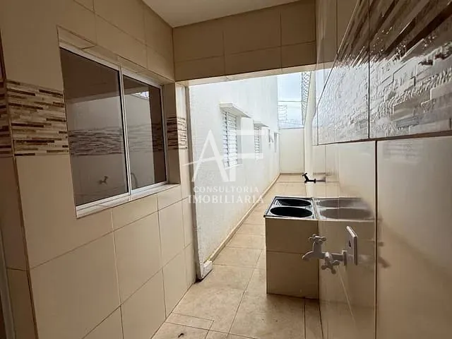 Casa 3 quartos e 1 banheiro, para alugar, no bairro Monte Belo em Taubaté