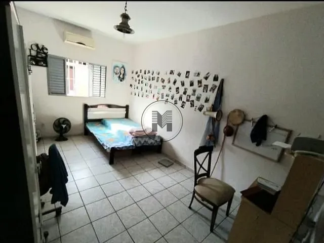 Casa com 300m² 5 quartos e 2 banheiros, à venda, no bairro Cruz em Lorena