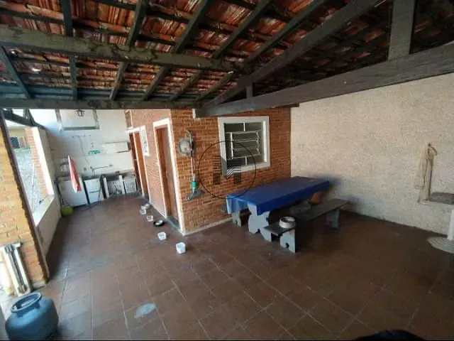Casa com 300m² 5 quartos e 2 banheiros, à venda, no bairro Cruz em Lorena