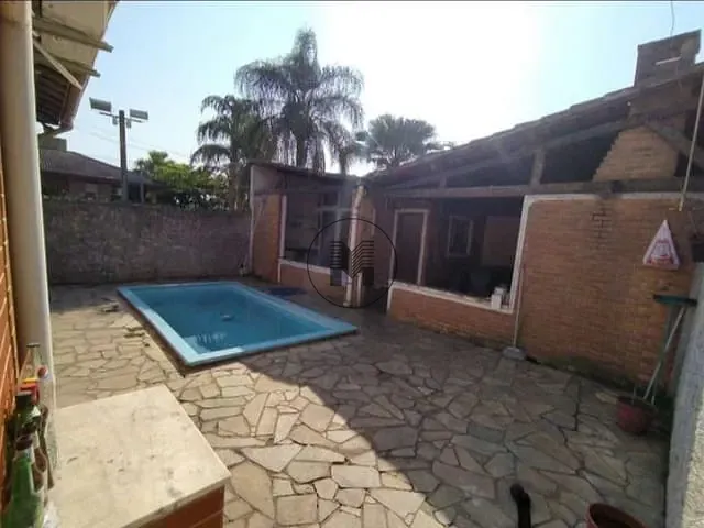 Casa com 300m² 5 quartos e 2 banheiros, à venda, no bairro Cruz em Lorena