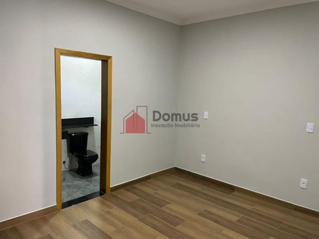 Casa com 200m², à venda, no bairro Residencial Vila Romana em Pindamonhangaba