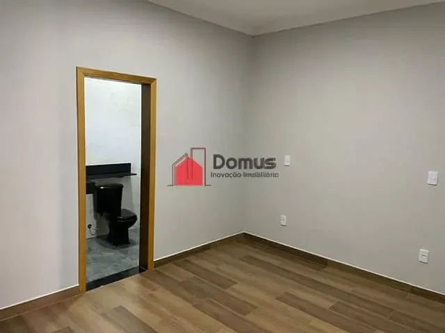 Casa com 200m², à venda, no bairro Residencial Vila Romana em Pindamonhangaba