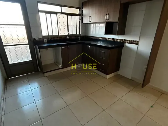 Sobrado 2 quartos e 1 banheiro, para alugar, no bairro Jardim Bom Clima em Votuporanga