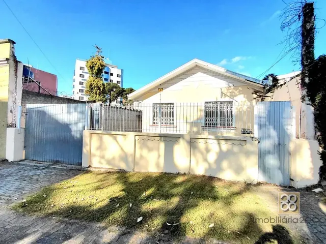 Casa 2 quartos e 1 banheiro, para alugar, no bairro Alto Da Gloria em Curitiba