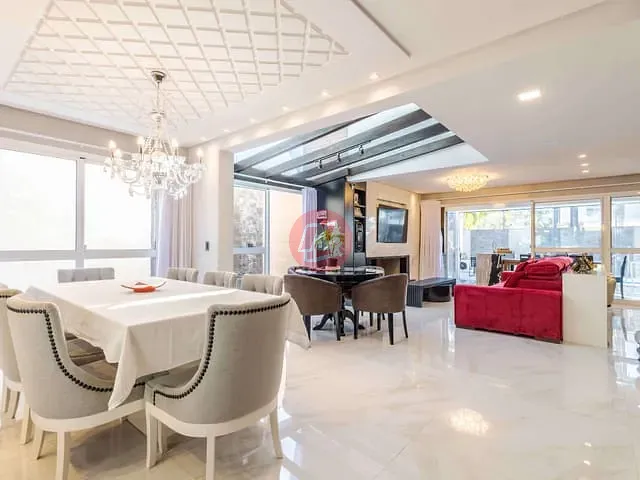 Casa com 220m² 3 quartos e 4 banheiros, à venda, no bairro Lomba do Pinheiro em Porto Alegre