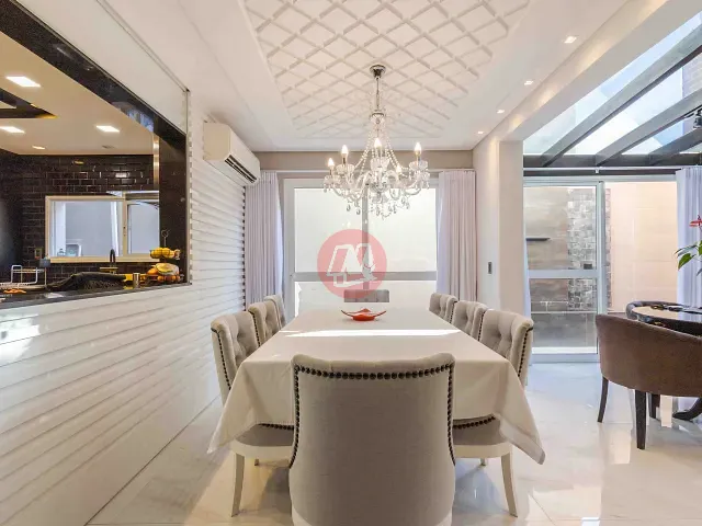 Casa com 220m² 3 quartos e 4 banheiros, à venda, no bairro Lomba do Pinheiro em Porto Alegre