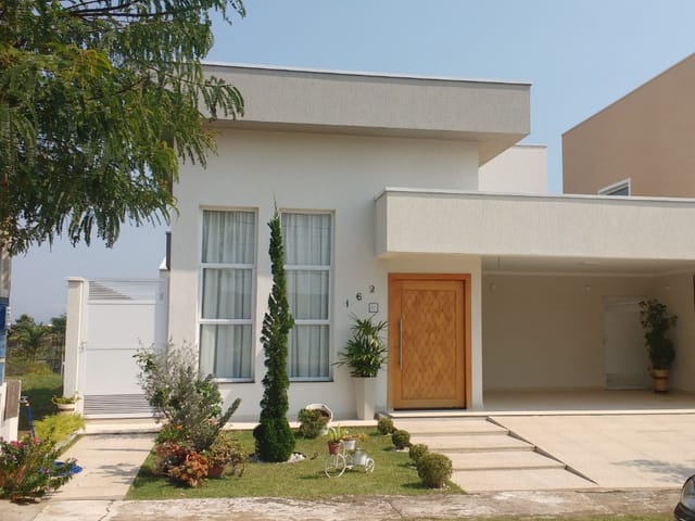 Casa com 300m² 1 quarto e 3 banheiros, à venda, no bairro Residencial Novo Horizonte em Taubaté