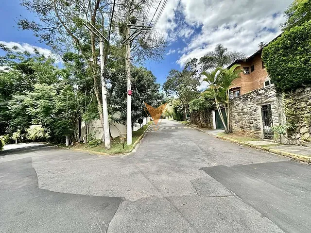 Casa 3 quartos e 7 banheiros, à venda, no bairro Recanto Impla em Carapicuíba