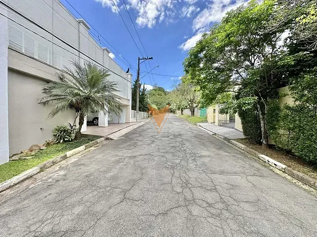 Casa 3 quartos e 7 banheiros, à venda, no bairro Recanto Impla em Carapicuíba