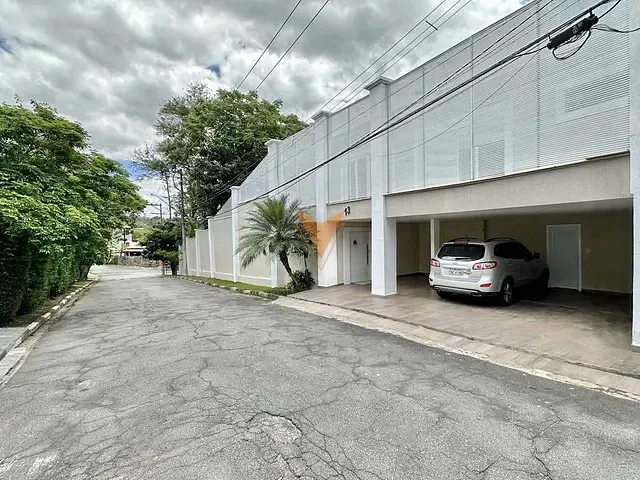 Casa 3 quartos e 7 banheiros, à venda, no bairro Recanto Impla em Carapicuíba