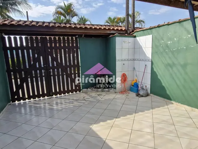 Casa com 125m² 2 quartos e 1 banheiro, à venda, no bairro Porto Novo em Caraguatatuba