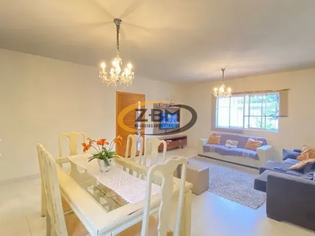 Casa com 300m² 3 quartos e 2 banheiros, à venda, no bairro Jardim Alvorada em Londrina