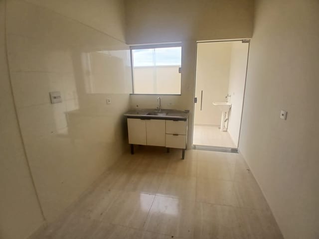 Casa 2 quartos e 1 banheiro, para alugar, no bairro Jardim dos Ipês III em São João da Boa Vista