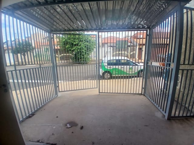 Casa 2 quartos e 1 banheiro, para alugar, no bairro Jardim dos Ipês III em São João da Boa Vista