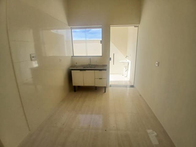 Casa 2 quartos e 1 banheiro, para alugar, no bairro Jardim dos Ipês III em São João da Boa Vista