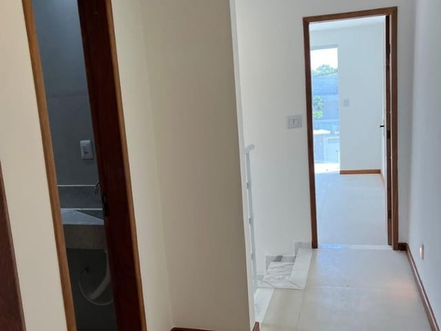 Casa com 100m² 3 quartos e 3 banheiros, à venda, no bairro Vale das Palmeiras em Macaé