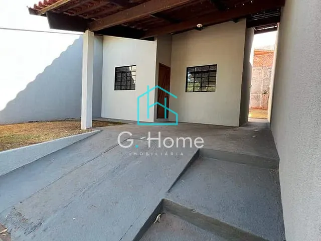 Casa 2 quartos e 1 banheiro, à venda, no bairro Centro em Londrina