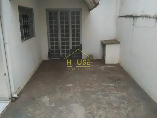 Casa 2 quartos e 1 banheiro, à venda, no bairro Vila América em Votuporanga