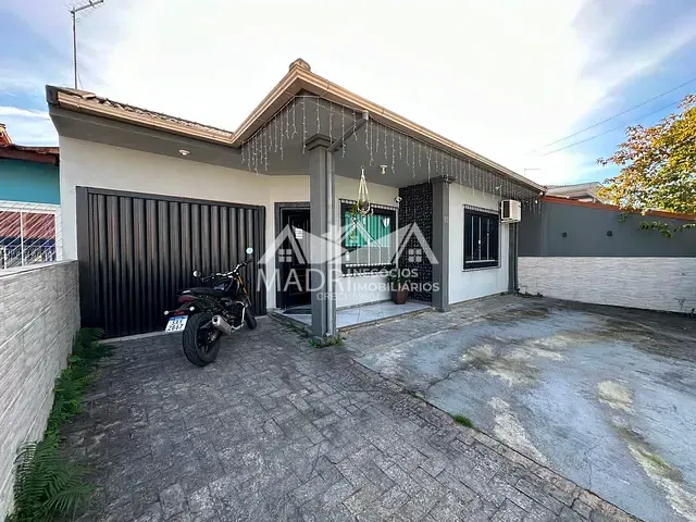 Casa com 200m² 2 quartos e 1 banheiro, à venda, no bairro Madri em Palhoça