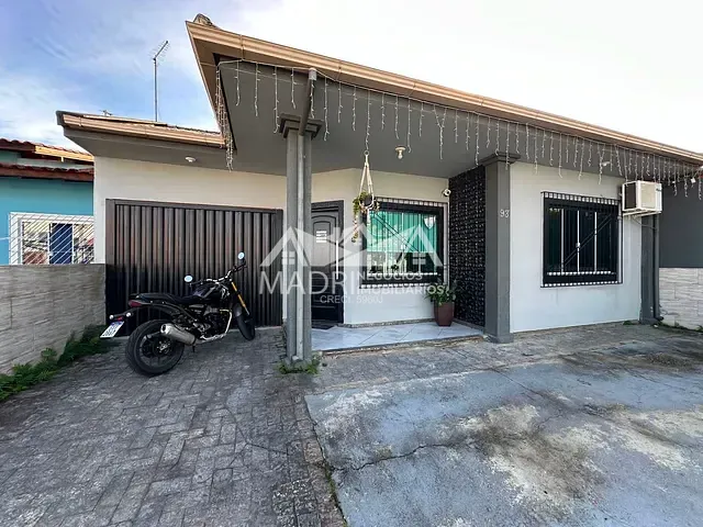 Casa com 200m² 2 quartos e 1 banheiro, à venda, no bairro Madri em Palhoça