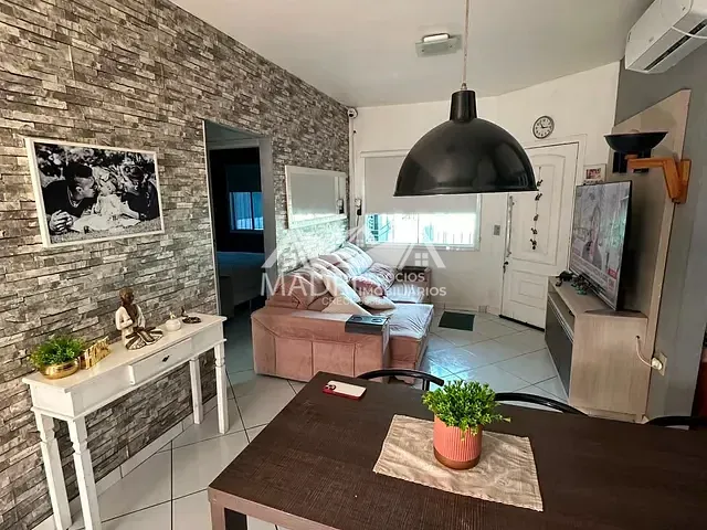 Casa com 200m² 2 quartos e 1 banheiro, à venda, no bairro Madri em Palhoça