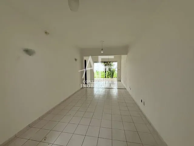 Casa com 250m² 3 quartos e 3 banheiros, para alugar, no bairro Parque Esperança em Taubaté