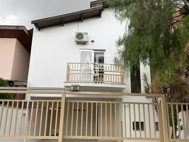 Casa com 250m² 3 quartos e 3 banheiros, para alugar, no bairro Parque Esperança em Taubaté