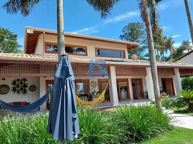 Casa com 1500m² 3 quartos e 5 banheiros, à venda ou para alugar, no bairro Ville Chamonix em Itatiba