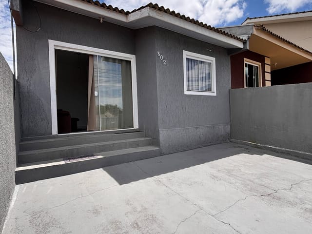Casa com 180m² 3 quartos e 2 banheiros, à venda, no bairro Oficinas em Ponta Grossa