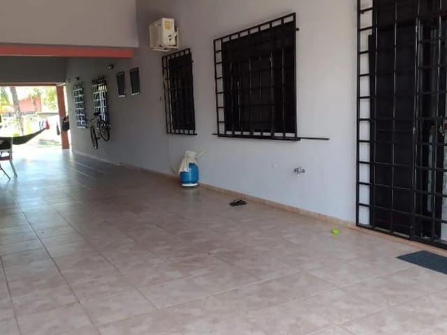 Casa 4 quartos e 2 banheiros, à venda, no bairro centro em São Francisco de Itabapoana