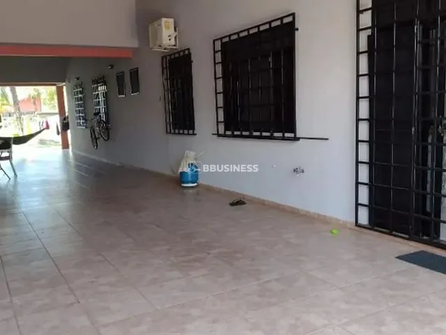 Casa 4 quartos e 2 banheiros, à venda, no bairro centro em São Francisco de Itabapoana