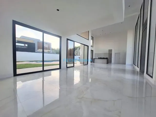 Casa com 775m² 4 quartos e 6 banheiros, à venda ou para alugar, no bairro Urbanova  em São José dos Campos
