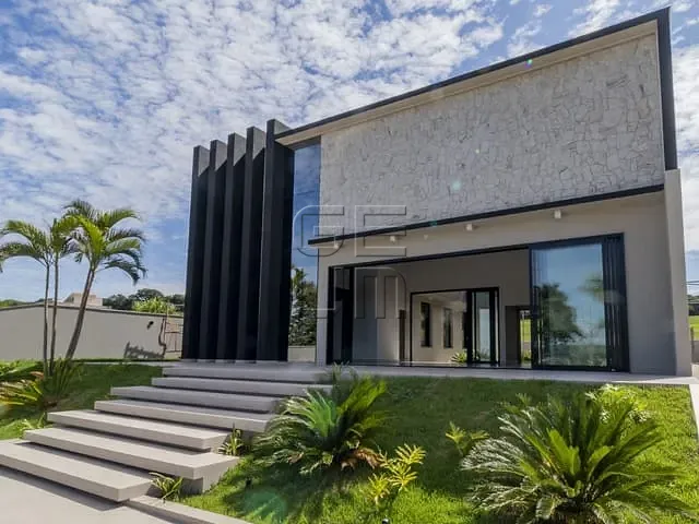 Casa com 1543m² 4 quartos e 5 banheiros, à venda, no bairro Rodovia em Sertanópolis