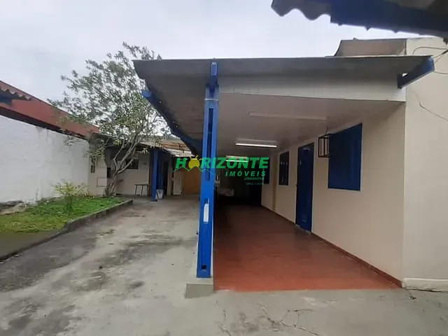 Casa com 275m² 4 quartos e 3 banheiros, à venda, no bairro Indaiá em Caraguatatuba