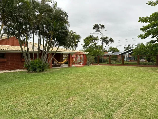 Casa com 210m² 4 quartos e 2 banheiros, à venda, no bairro xangrila em Xangri-Lá