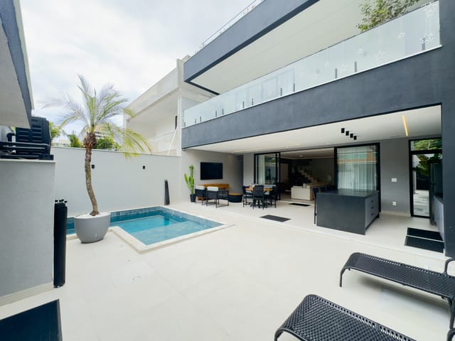 Casa com 370m² 4 quartos e 6 banheiros, à venda, no bairro Recreio dos Bandeirantes em Rio de Janeiro