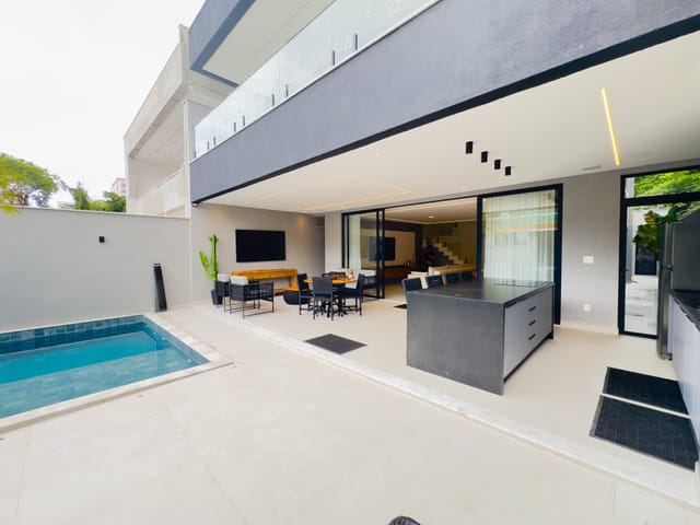 Casa com 370m² 4 quartos e 6 banheiros, à venda, no bairro Recreio dos Bandeirantes em Rio de Janeiro