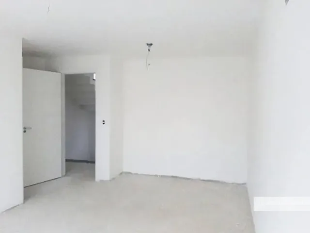 Casa 3 quartos e 2 banheiros, à venda, no bairro Campo Comprido em Curitiba