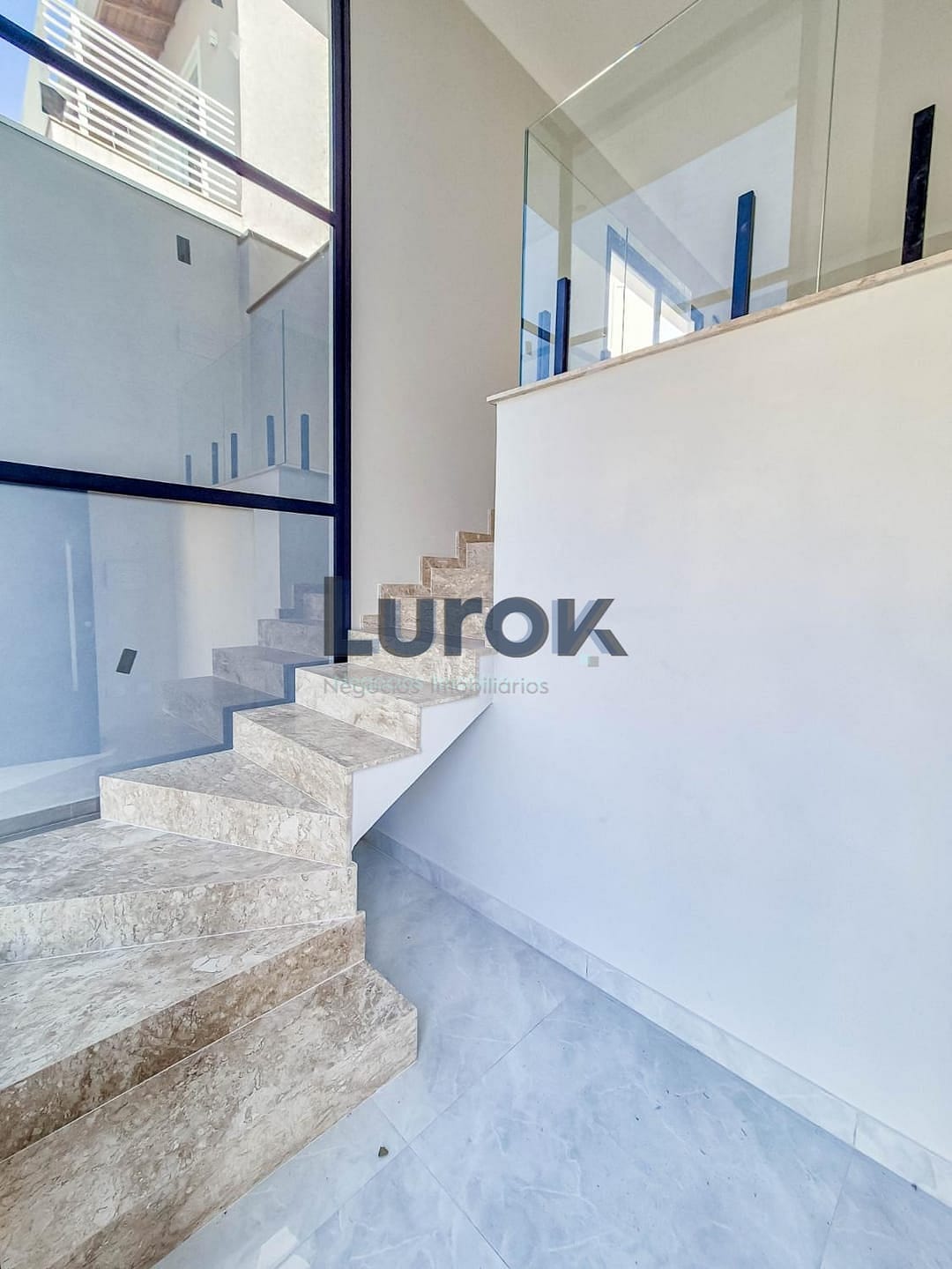 Casa, 3 quartos, 244 m² - Foto 2