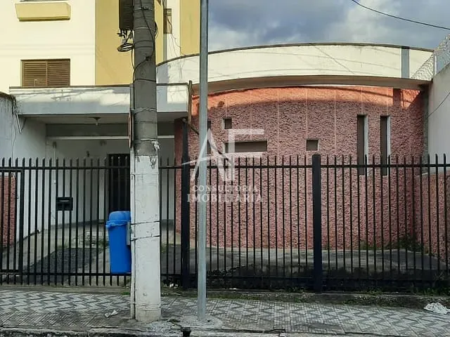 Casa com 250m², à venda, no bairro Centro em Taubaté