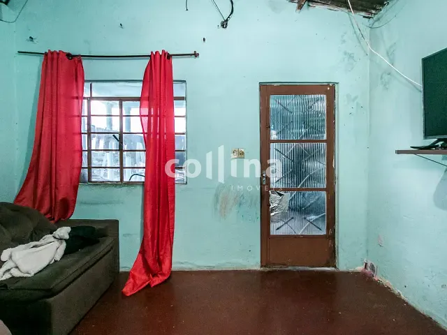 Casa com 299m², à venda, no bairro Cidade Ariston Estela Azevedo em Carapicuíba