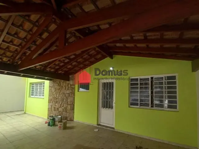 Casa para alugar, no bairro Triângulo em Pindamonhangaba