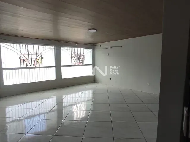Casa com 300m² 3 quartos e 1 banheiro, à venda, no bairro Gleba E em Camaçari